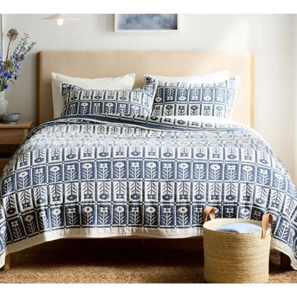 NEW QUINCE Organic Cotton Jacquard Floral Coverlet Blue King California King - Picture 3 of 9